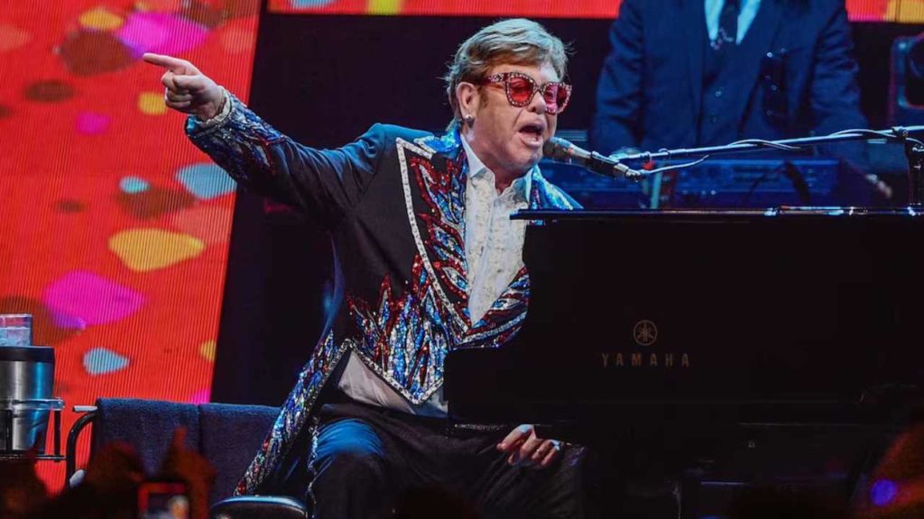 Elton John confiesa: “No queda mucho de mí” tras múltiples cirugías, ¿el fin definitivo de su carrera?