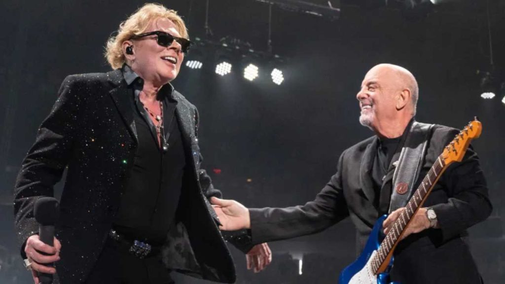 Billy Joel y Axl Rose se unen para interpretar un clásico de Bond