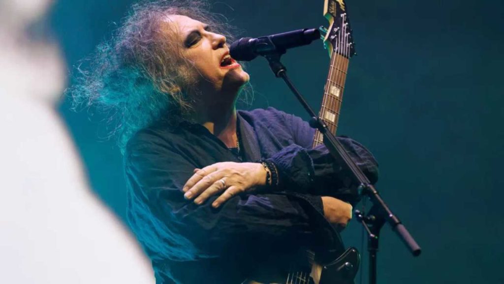 The Cure vuelve a sus raíces melancólicas en "Songs of a Lost World"
