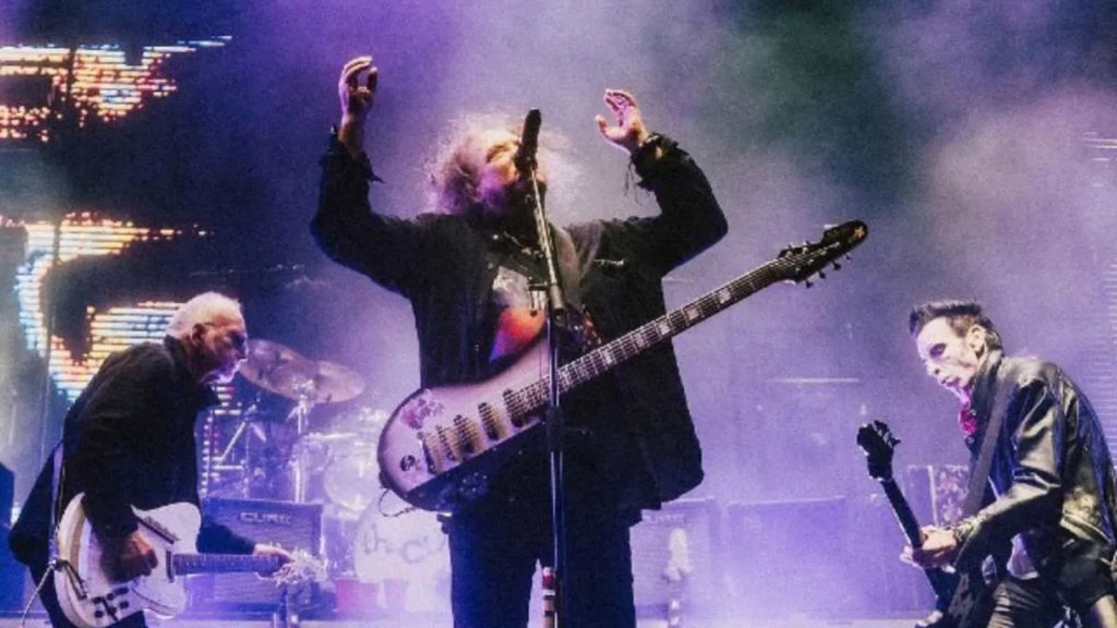 The Cure vuelve a sus raíces melancólicas en "Songs of a Lost World"
