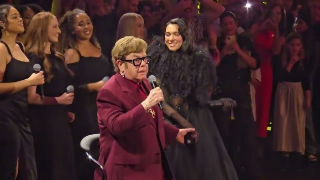 El Rocketman, Elton John, sube al escenario para dar una noche inolvidable