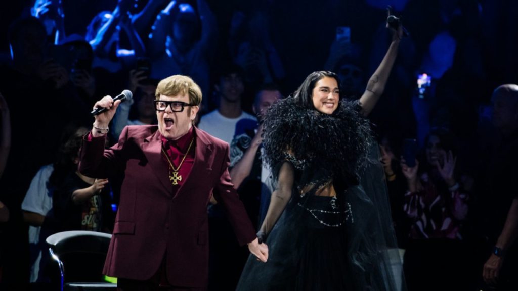 El Rocketman, Elton John, sube al escenario para dar una noche inolvidable