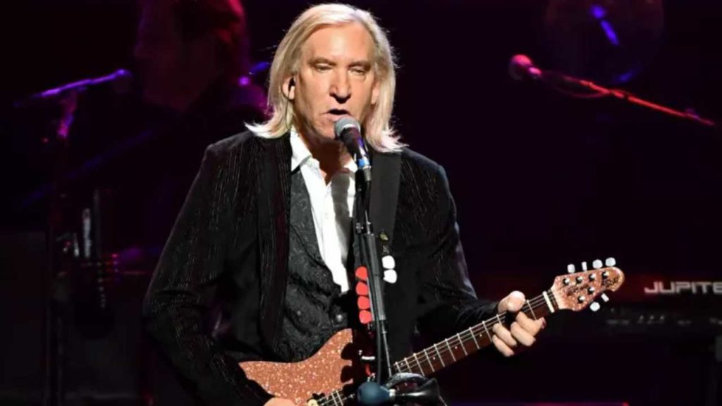 El guitarrista de los Eagles comparte los desafíos técnicos que ha enfrentado la banda al tocar en el impresionante recinto de Las Vegas.