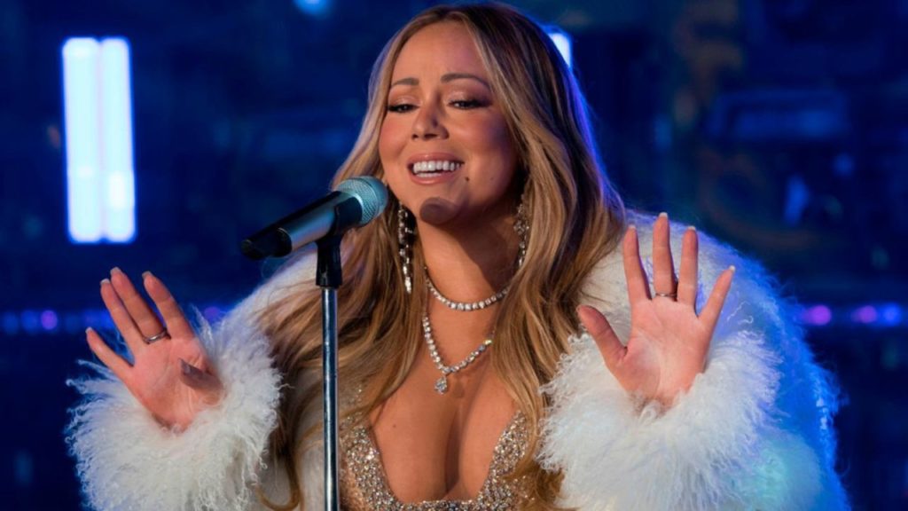 Mariah Carey revela su decepción al no ser incluida en el Salón de la Fama, a pesar del reconocimiento de su abogado.