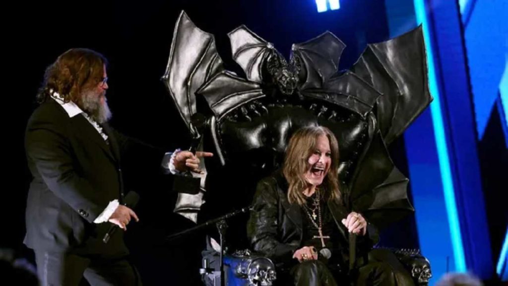 Ozzy Osbourne, ingresa al Salón de la Fama del Rock & Roll, consolidando su legado como uno de los más grandes del rock.