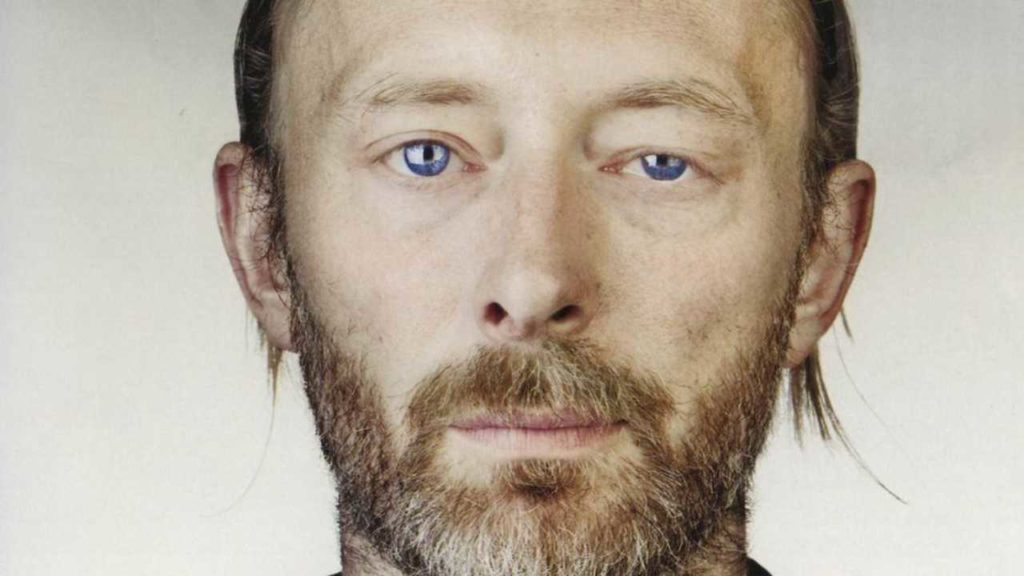 Thom Yorke desata la polémica al abandonar el escenario después de que un fan interrumpiera su actuación con gritos