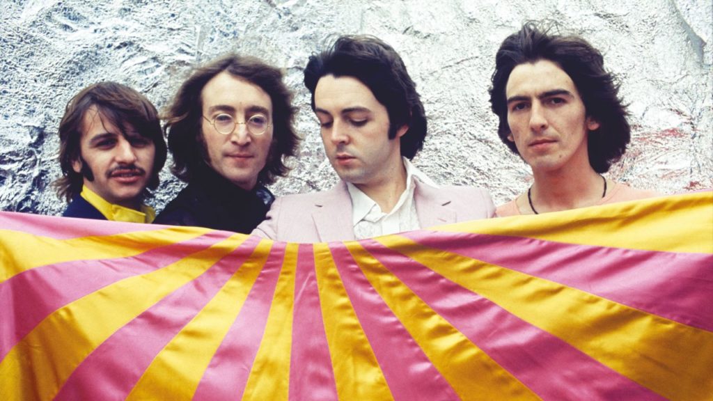 Un viaje alucinante por la mente de The Beatles, un álbum que sigue siendo un enigma 56 años después de su lanzamiento.