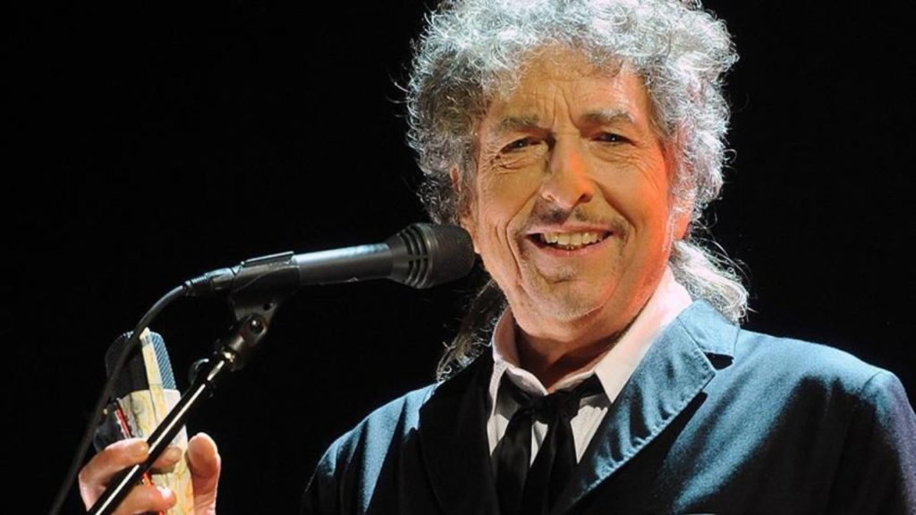 Bob Dylan ha concluido su gira Rough and Rowdy Ways, dejando a sus fans preguntándose si veremos al legendario cantautor sobre el escenario nuevamente.