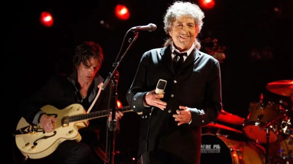Bob Dylan ha concluido su gira Rough and Rowdy Ways, dejando a sus fans preguntándose si veremos al legendario cantautor sobre el escenario nuevamente.