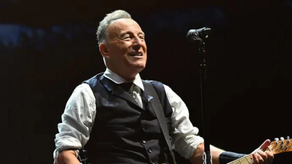 Bruce Springsteen demuestra una vez más su versatilidad musical y nos regala una noche inolvidable.