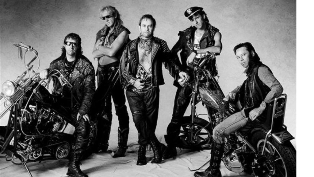 Elton John confiesa que su álbum de 1986 fue un fracaso y revela la canción que más odia de toda su discografía.