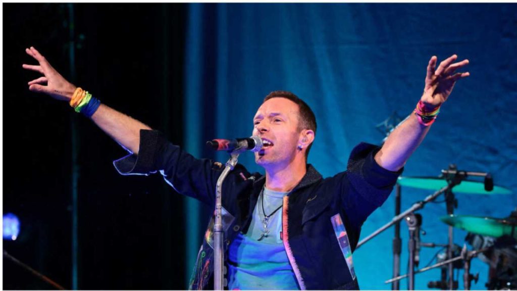 El líder de Coldplay demuestra su lado más humano en un emotivo momento durante su gira