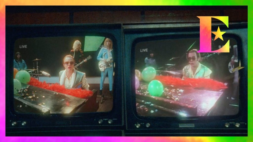 Elton John revive su clásico navideño con un video musical protagonizado por la supermodelo Cara Delevingne