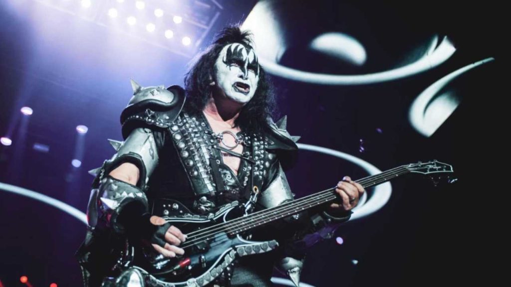 Gene Simmons, bajista de Kiss, afirma que el rock está muerto, pero ¿es esta una visión realista o una simple nostalgia por el pasado?