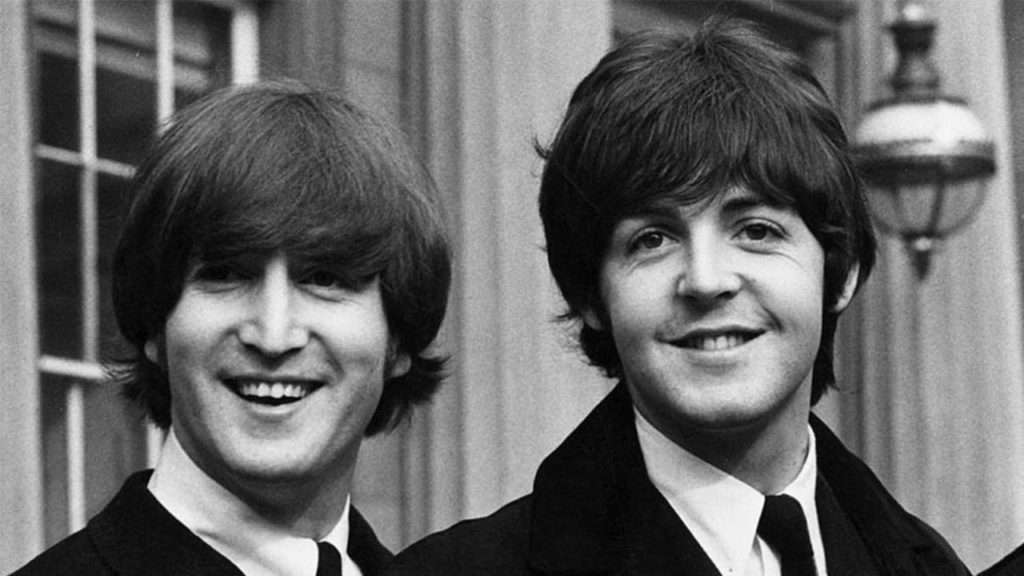 Paul McCartney profundiza en la compleja letra de "Everybody's Got Something to Hide Except Me and My Monkey" la experimentación de John Lennon