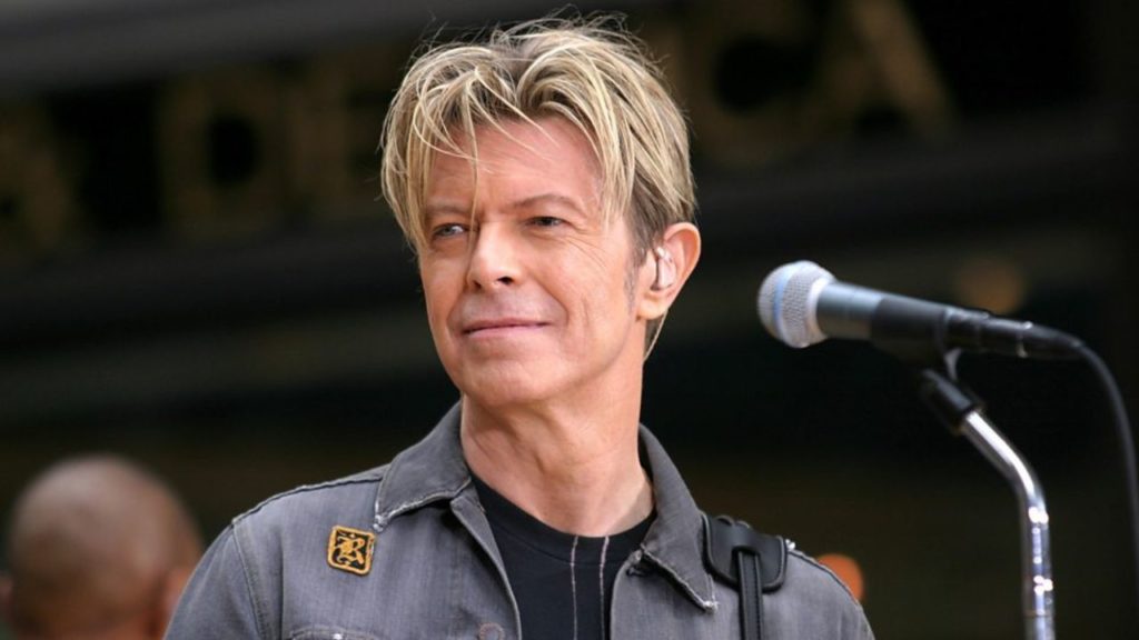 David Bowie rechazó la Orden del Imperio Británico, desafiando las convenciones y reafirmando su independencia artística