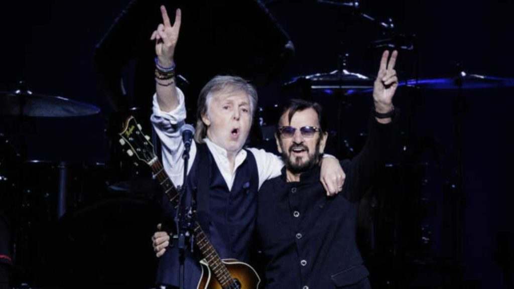 Paul McCartney cerró su gira mundial con emotivas sorpresas y la presencia de grandes figuras del rock.
