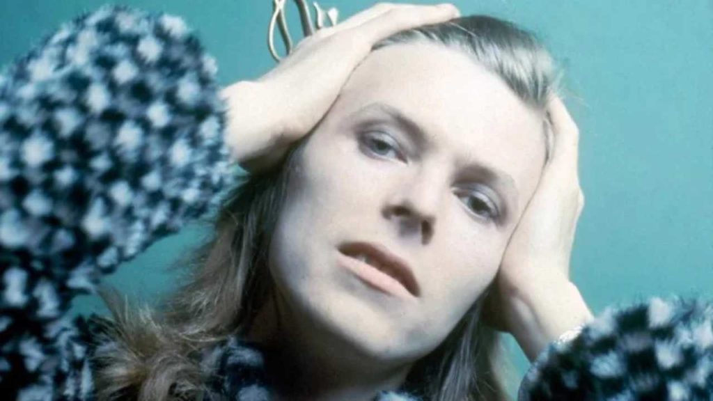 David Bowie lanzaba "Changes", un himno a la evolución y la identidad que sigue resonando hoy