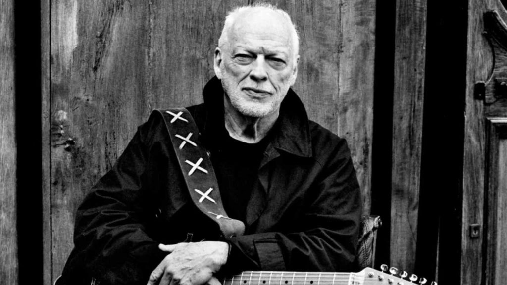 David Gilmour confiesa su admiración por Leonard Cohen y elige una de sus canciones como la mejor de la década.