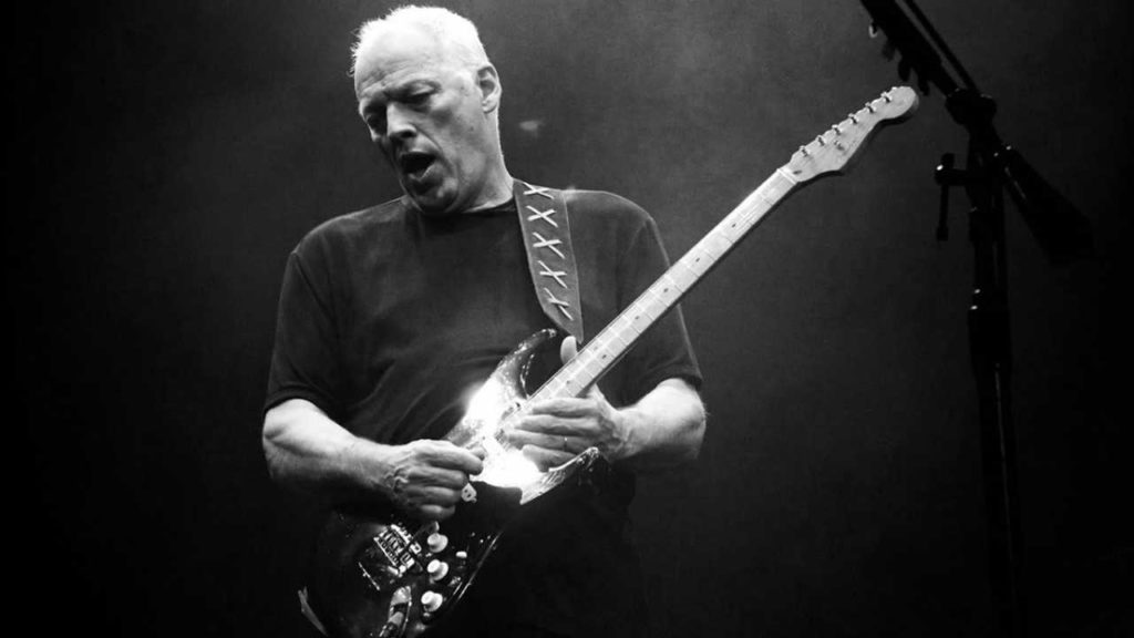 David Gilmour confiesa su admiración por Leonard Cohen y elige una de sus canciones como la mejor de la década.