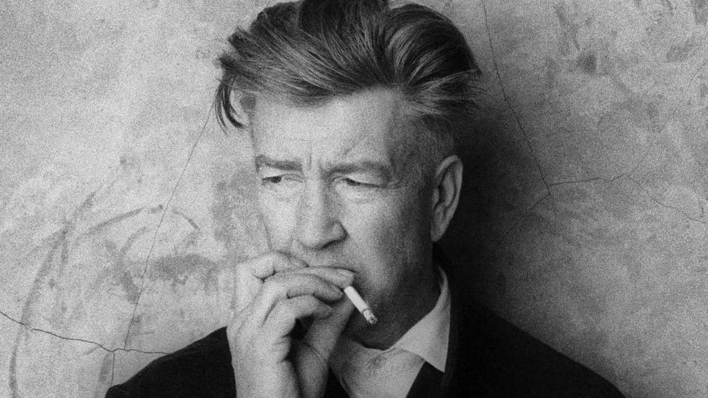 David Lynch nos revela su faceta musical con discos experimentales y colaboraciones únicas.