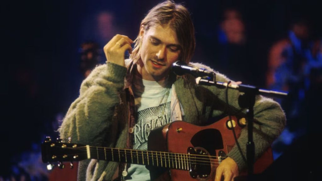 Kurt Cobain una de las figuras más influyentes del rock, habría cumplido hoy 58 años. Su música y su trágico final siguen generando fascinación y debate