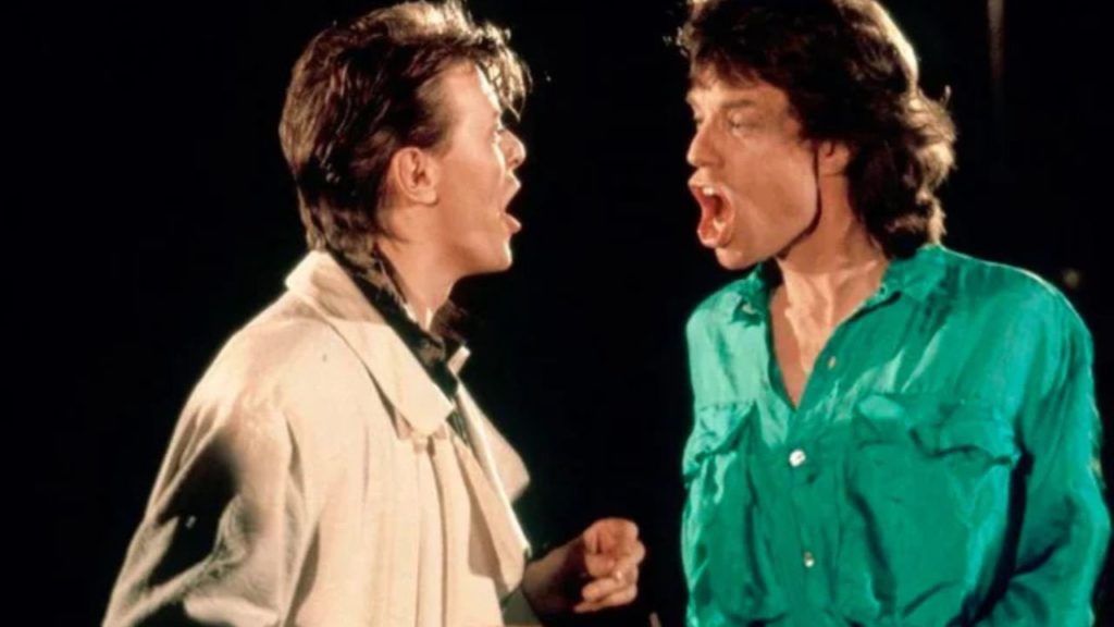 Un amor-odio en el mundo del rock que incluyó críticas despiadadas, noches de fiesta y una competencia feroz Mick Jagger y David Bowie