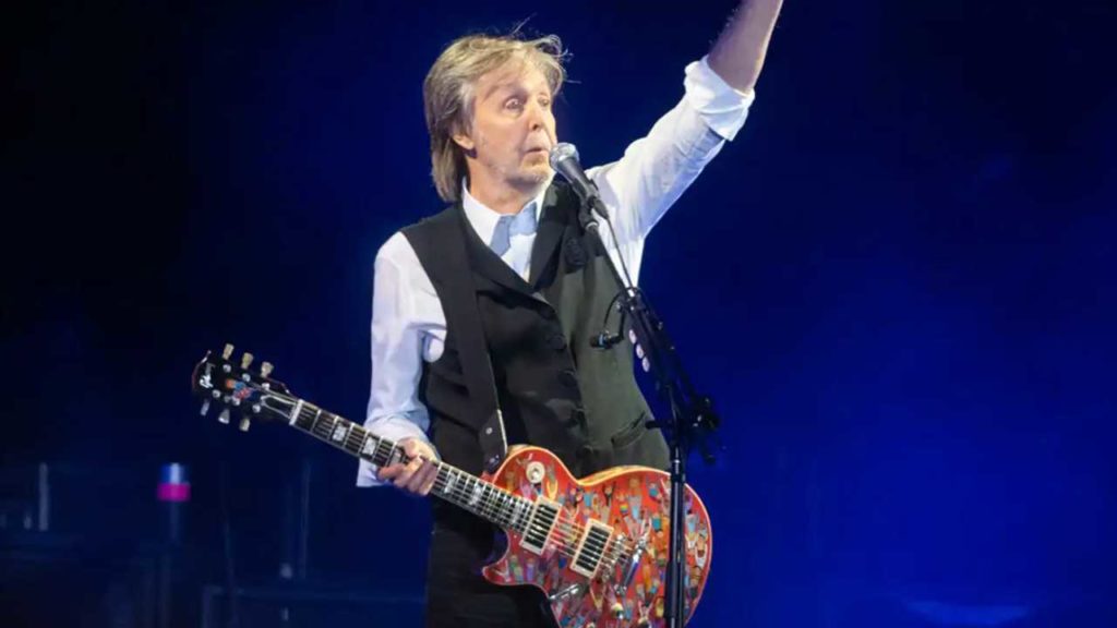 Paul McCartney se presenta en un pequeño club y enciende la ciudad que nunca duerme