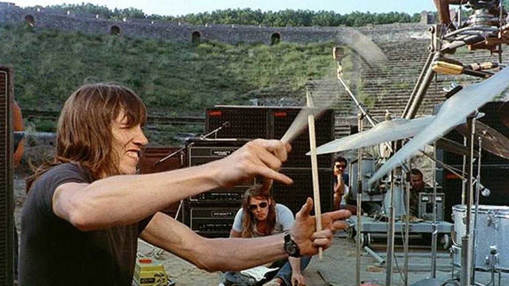 La legendaria película de Pink Floyd de 1972, restaurada en 4K y con audio mejorado, vuelve a la pantalla grande y se lanza en álbum y formatos inmersivos
