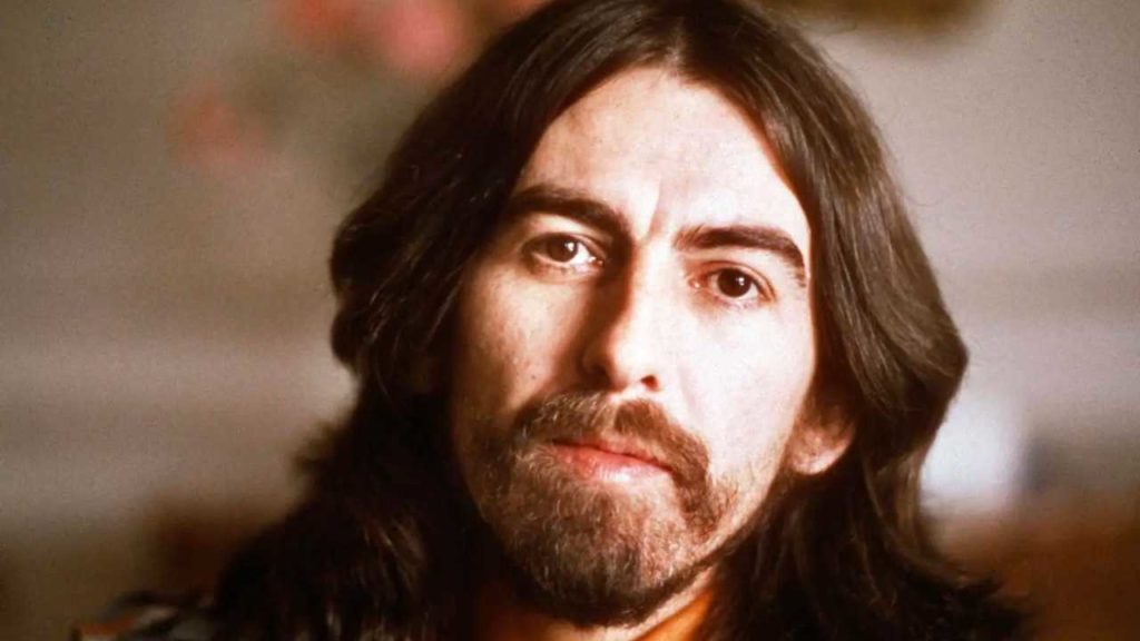 Descubre cómo una experiencia con LSD inspiró a George Harrison a escribir una canción sobre