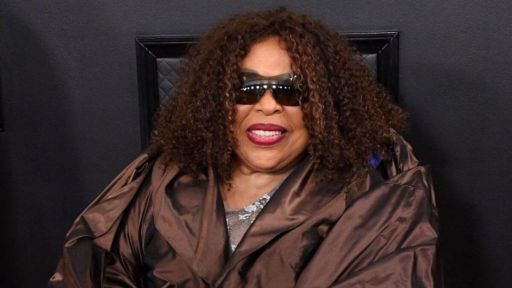 La legendaria cantante Roberta Flack nos deja un legado de éxitos inolvidables y emociones a flor de piel