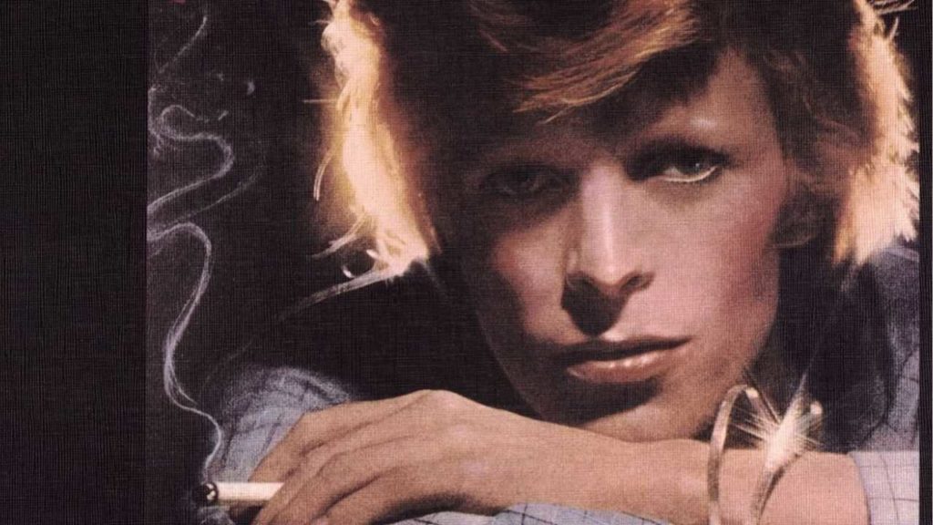 A 50 años de su lanzamiento, recordamos el álbum con el que David Bowie reinventó su sonido, abandonando el glam rock para sumergirse en el soul y el R&B