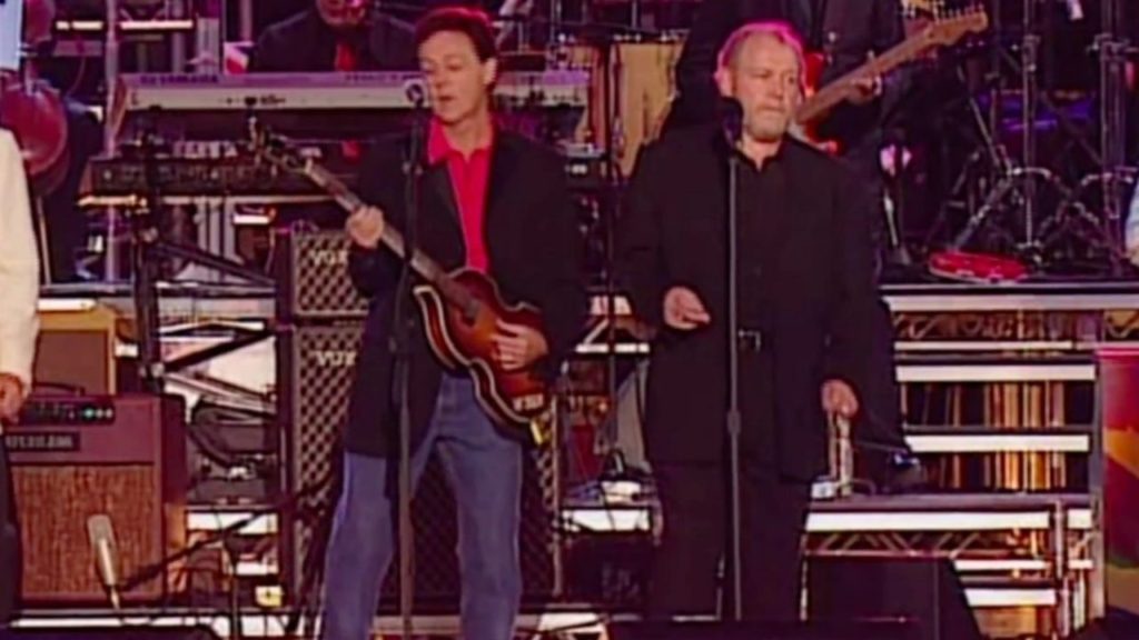 Paul McCartney escribe una emotiva carta en apoyo a Joe Cocker, destacando su voz única y su impacto en la música