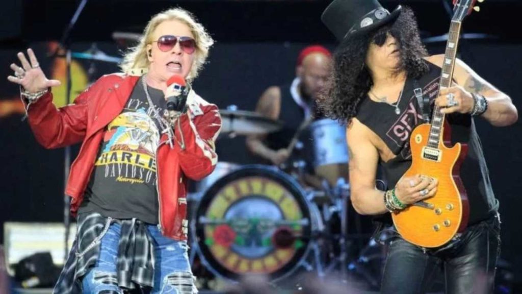 Guns N' Roses anuncia la incorporación de Isaac Carpenter como su nuevo baterista, tras la salida de Frank Ferrer