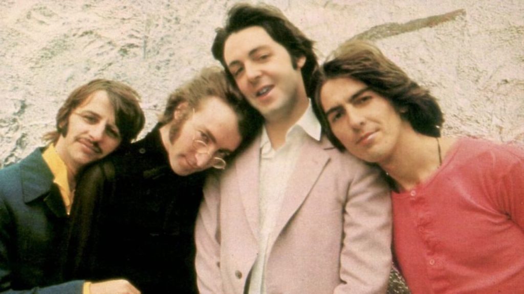 Las curiosidades detrás de esta canción de The Beatles, desde su origen en la meditación trascendental hasta su conexión con la leyenda de "Paul está muerto"