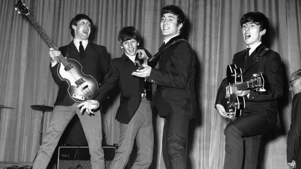 Descubre cómo diferentes artistas han reimaginado la joya introspectiva de John Lennon, aportando nuevas texturas y emociones a este clásico atemporal de The Beatles