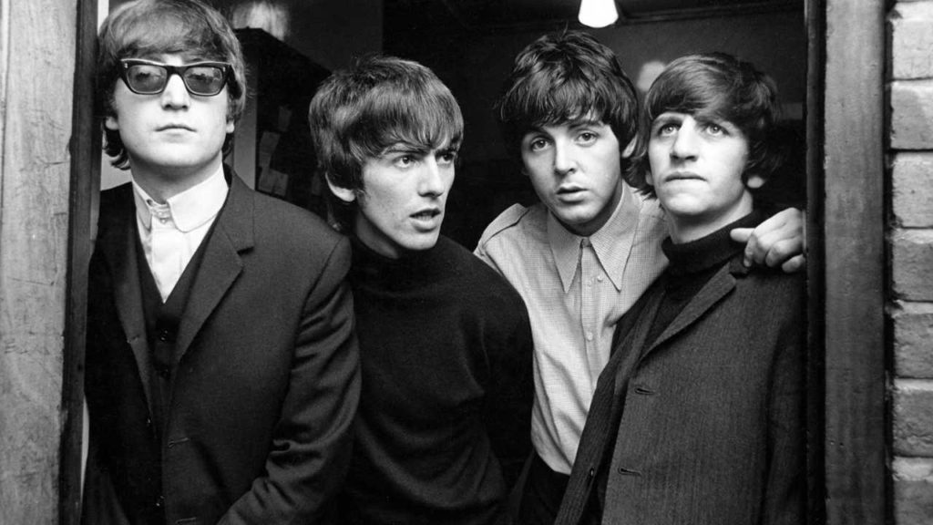 Descubre cómo diferentes artistas han reimaginado la joya introspectiva de John Lennon, aportando nuevas texturas y emociones a este clásico atemporal de The Beatles