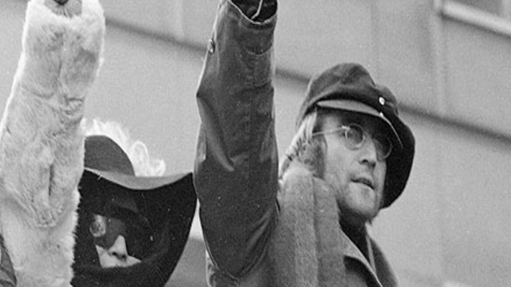 John Lennon y el FBI: una historia real de persecución política en tiempos de guerra