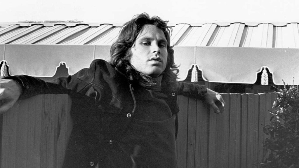 Jim Morrison se negó a cantar la letra original de una canción de The Doors por temor a la reacción del público