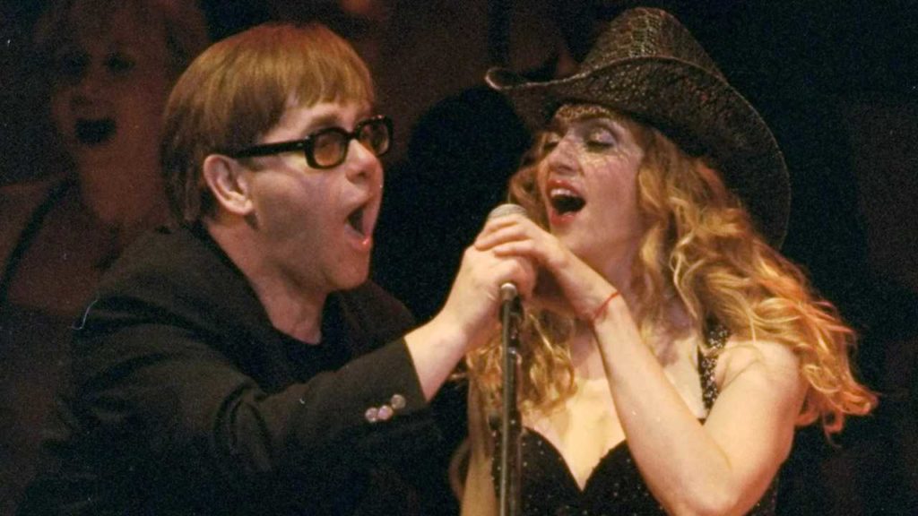 Un inesperado encuentro tras bambalinas sella la reconciliación entre Madonna y Elton John, abriendo la puerta a una colaboración musical