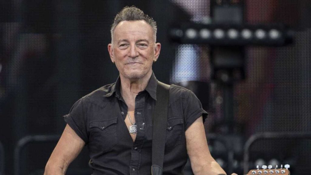 Bruce Springsteen mezcla rock, política y memoria histórica en Manchester