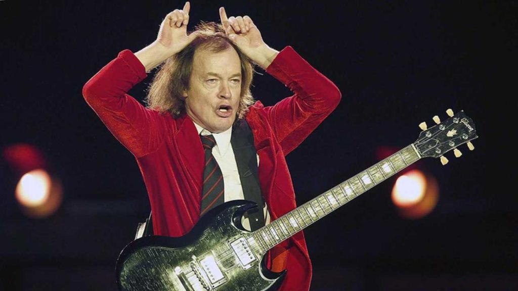 Angus Young: su conexión emocional con Malcolm y su inspiración en el escenario