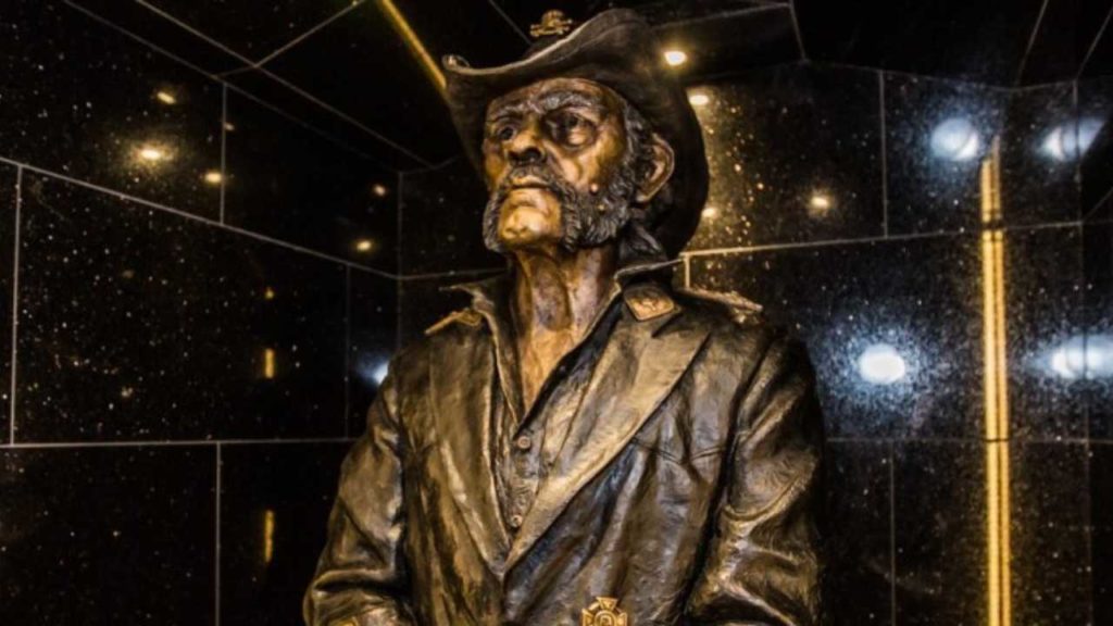 Phil Campbell llevará las cenizas de Lemmy Kilmister a la ceremonia