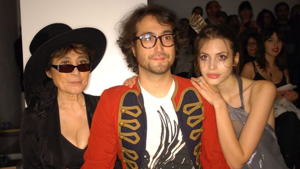 Kyoko, la hija de Yoko Ono, revela cómo fue crecer aislada del mundo
