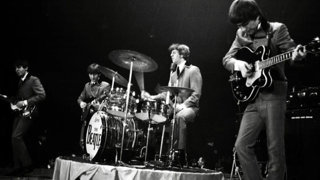 The Beatles, Brian Jones y una colaboración inesperada