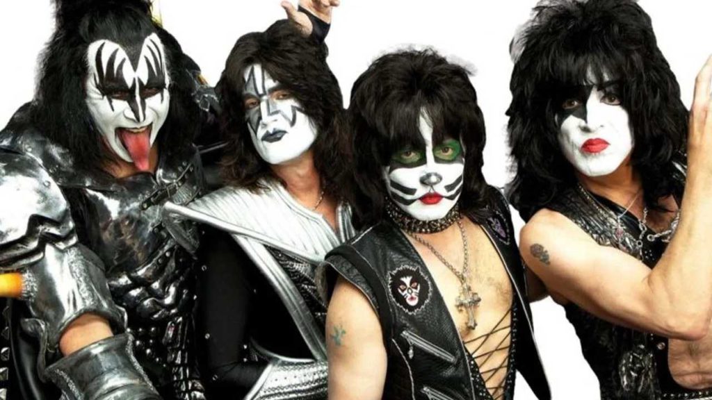 10 canciones que exponen el engaño sin censura ni filtros