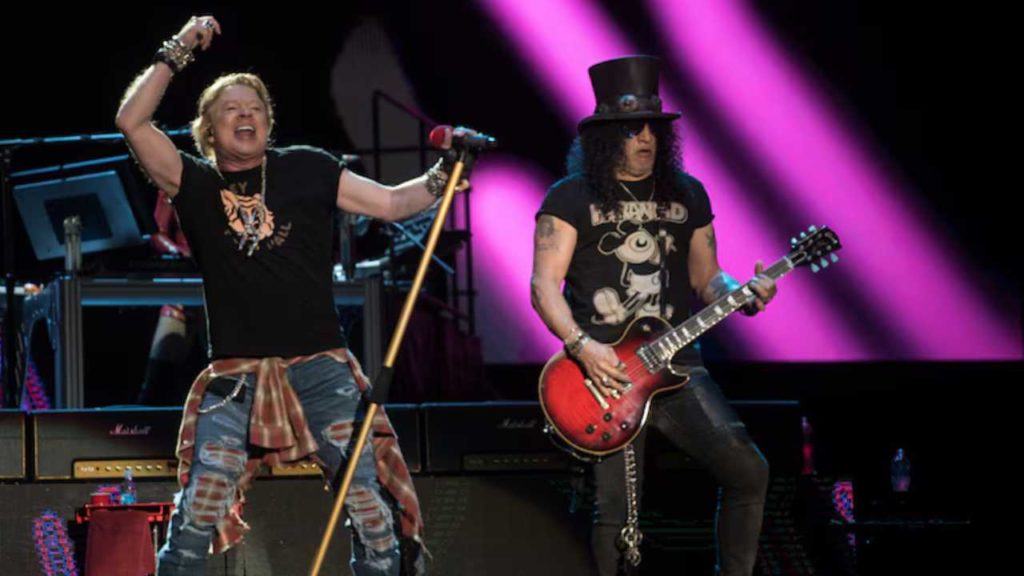Slash revive Deathstalker con acción, humor y música original