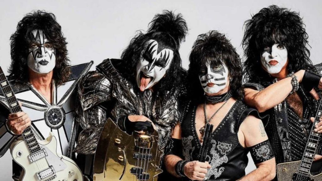 Kiss acepta el honor pese a críticas pasadas hacia Trump