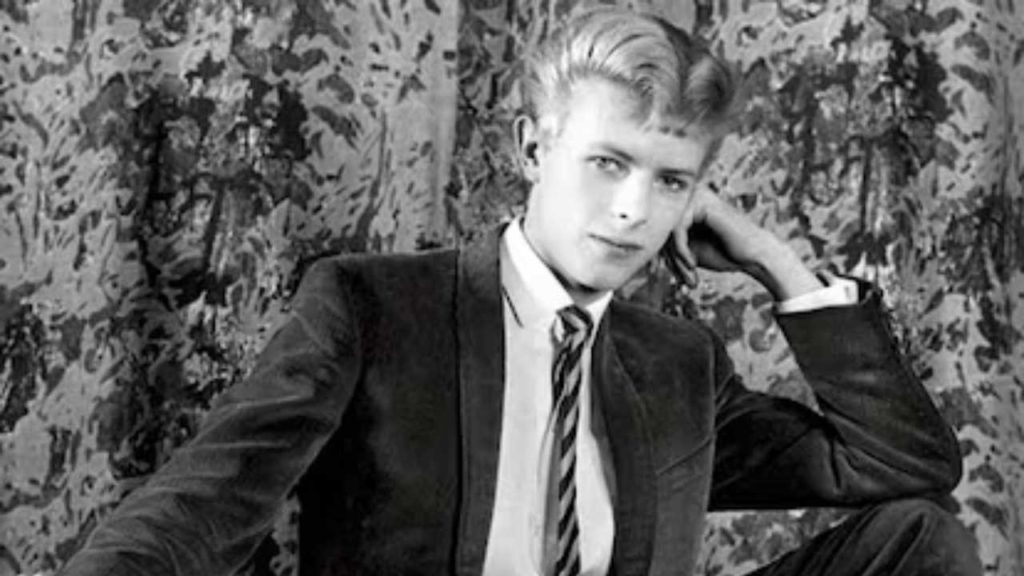 La música de David Bowie como espejo de sus transformaciones personales