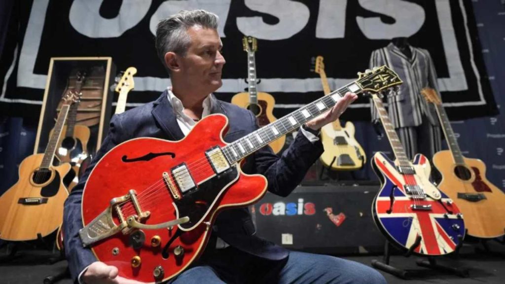 Un evento de colección con Noel Gallagher en el centro